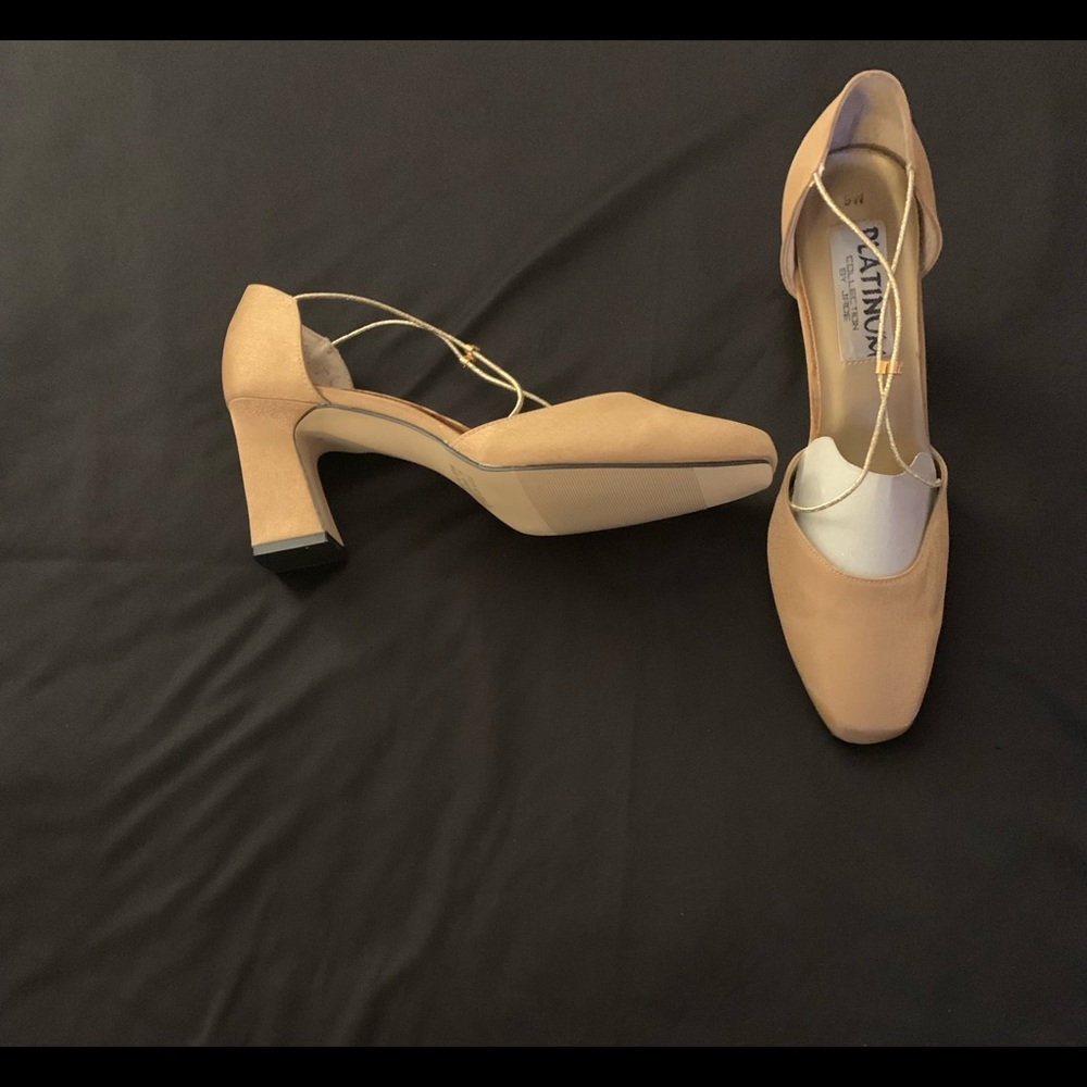 Platinum Collection By Jade dress shoe. Gold Lustre Fab size9W